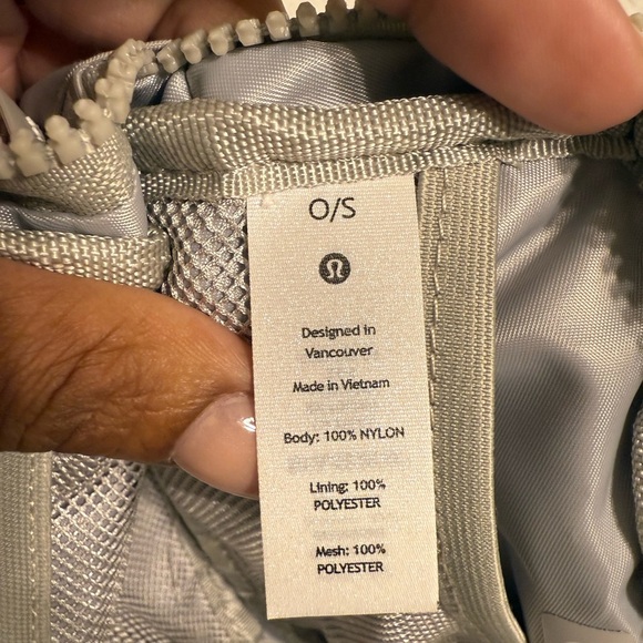 Lululemon Athletica Gray Belt Bag with Adjustable Strap - Picture 8 of 11